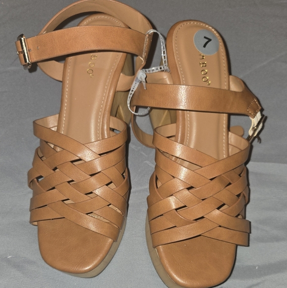 BAMBOO Tan Woven Strap Sandals - Picture 5 of 5